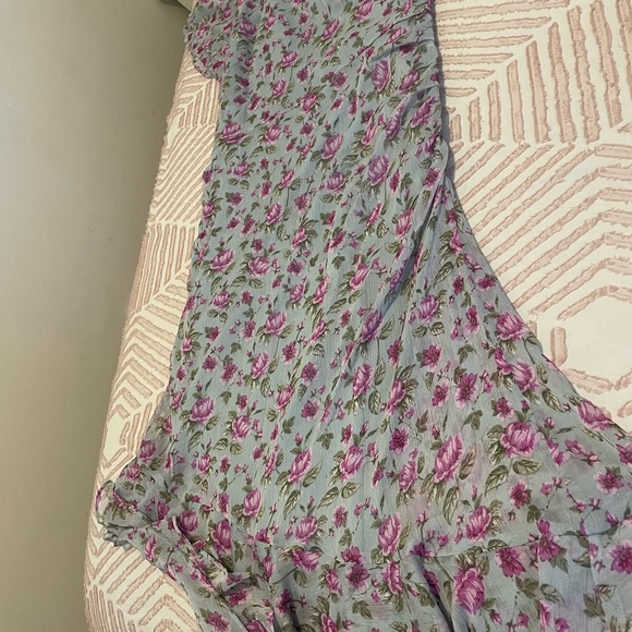 ASTR pink and blue flowy dress - Picture 5 of 8